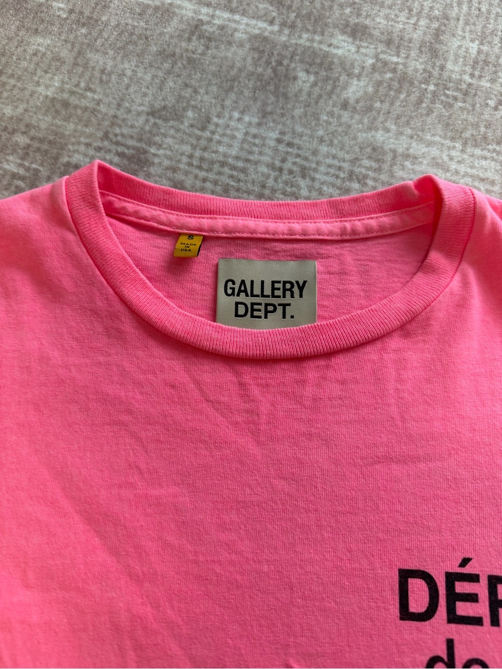 Gallery Dept Pink Graphic Tee - Dépt. de la Galeriey - Picture 3 of 5